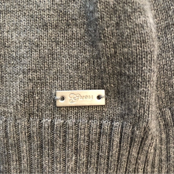 GUESS gray short sleeve mini sweater dress. Size S. - Picture 8 of 9